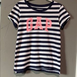 Women’s Gap T-shirt